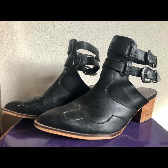 Carlos Santana Shoes - Carlos Santana Booties